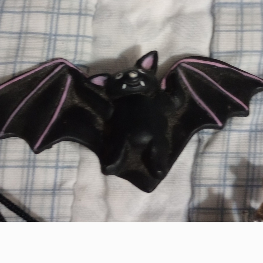 Bat Pin - Picture 1 of 1